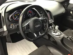 Audi R8 - photo 11