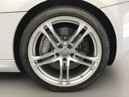 Audi R8 - photo 30