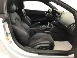 Audi R8 - photo 9