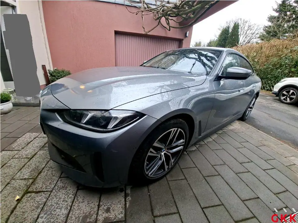 2025 BMW i4 eDrive40 5d