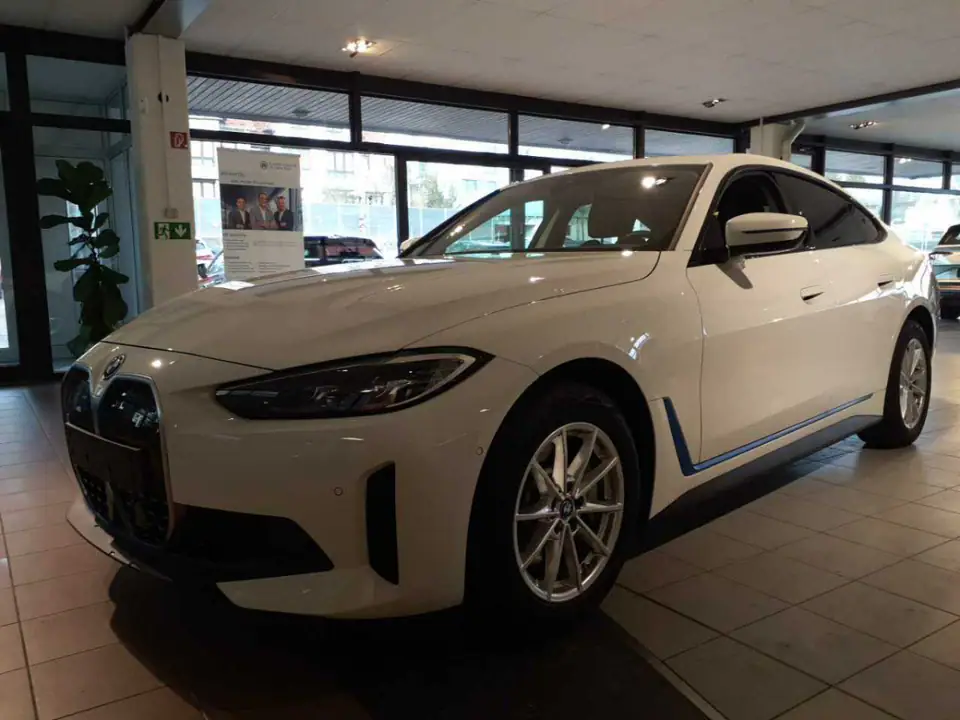 2023 BMW i4 eDrive40 5d