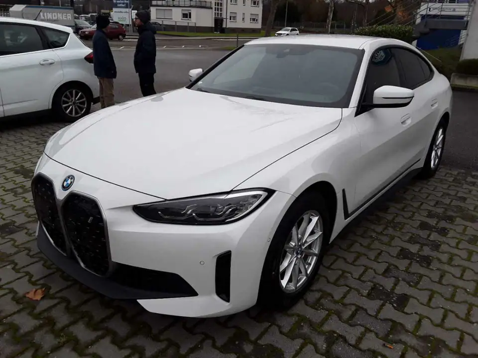 2023 BMW i4 eDrive40 5d