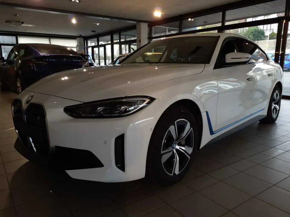 2023 BMW i4 eDrive40 5d