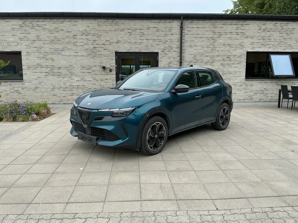 2025 Alfa Romeo Junior 54 kWh 1 phase charging