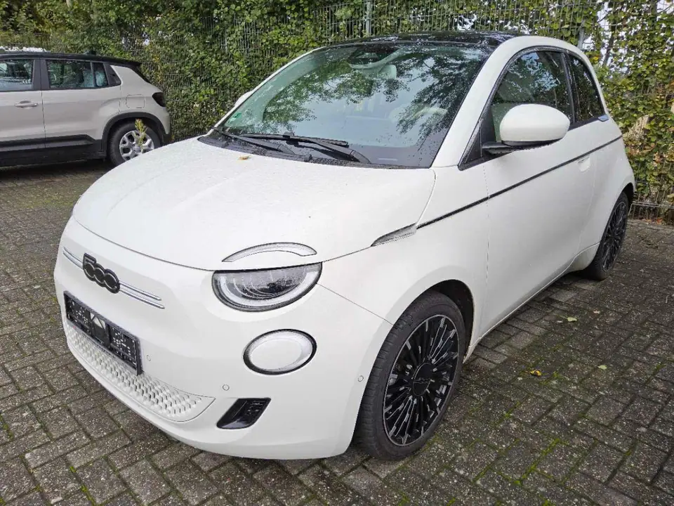 2023 Fiat 500e La Prima by Bocelli