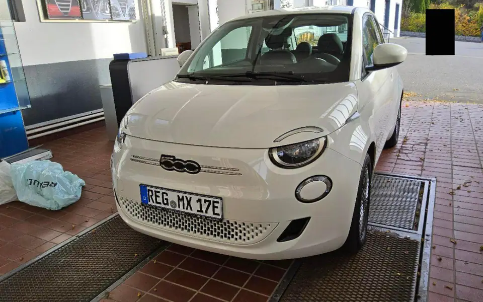 2023 Fiat 500e 42 kWh