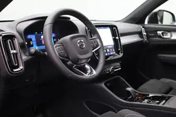 Volvo XC40 - photo 28