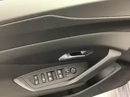 Peugeot 308 - photo 9