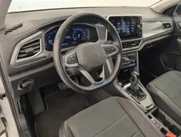 Volkswagen T-Roc - photo 15