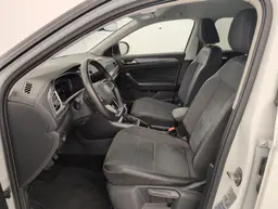 Volkswagen T-Roc - photo 16