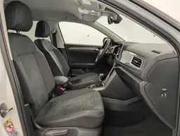 Volkswagen T-Roc - photo 9
