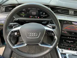 Audi e-tron - photo 11