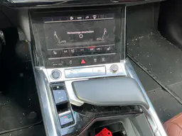 Audi e-tron - photo 10