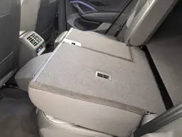 Volkswagen Tiguan - photo 12