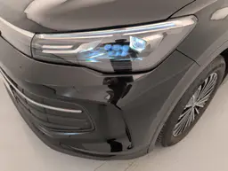 Volkswagen Tiguan - photo 22