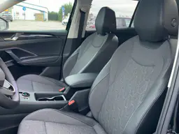 Volkswagen Tiguan - photo 12