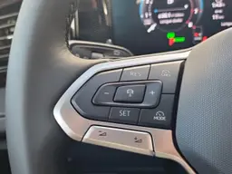 Volkswagen Tiguan - photo 18