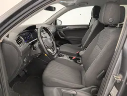 Volkswagen Tiguan - photo 16