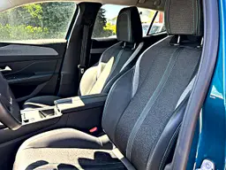 Peugeot 408 - photo 12
