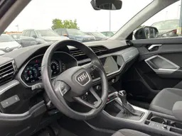 Audi Q3 - photo 11