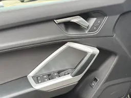 Audi Q3 - photo 13