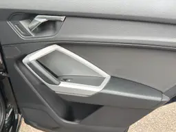 Audi Q3 - photo 19