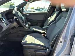 Renault Clio - photo 18
