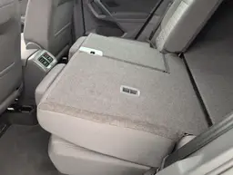 Volkswagen Tiguan - photo 12