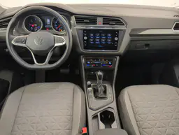 Volkswagen Tiguan - photo 13