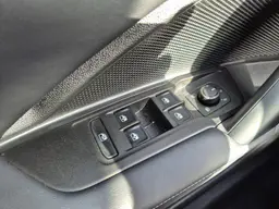 Volkswagen Tiguan - photo 14