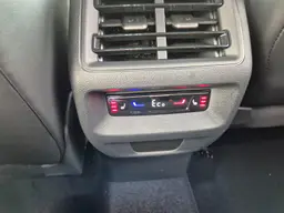 Volkswagen Tiguan - photo 28
