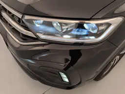 Volkswagen T-Roc - photo 12