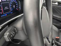 Volkswagen T-Roc - photo 23