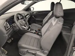 Volkswagen T-Roc - photo 25