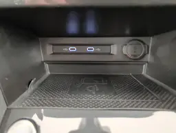 Volkswagen Tiguan - photo 19