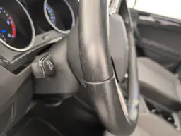 Volkswagen Tiguan - photo 35