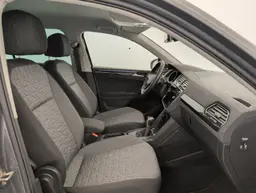 Volkswagen Tiguan - photo 9