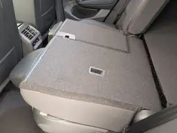 Volkswagen Tiguan - photo 13